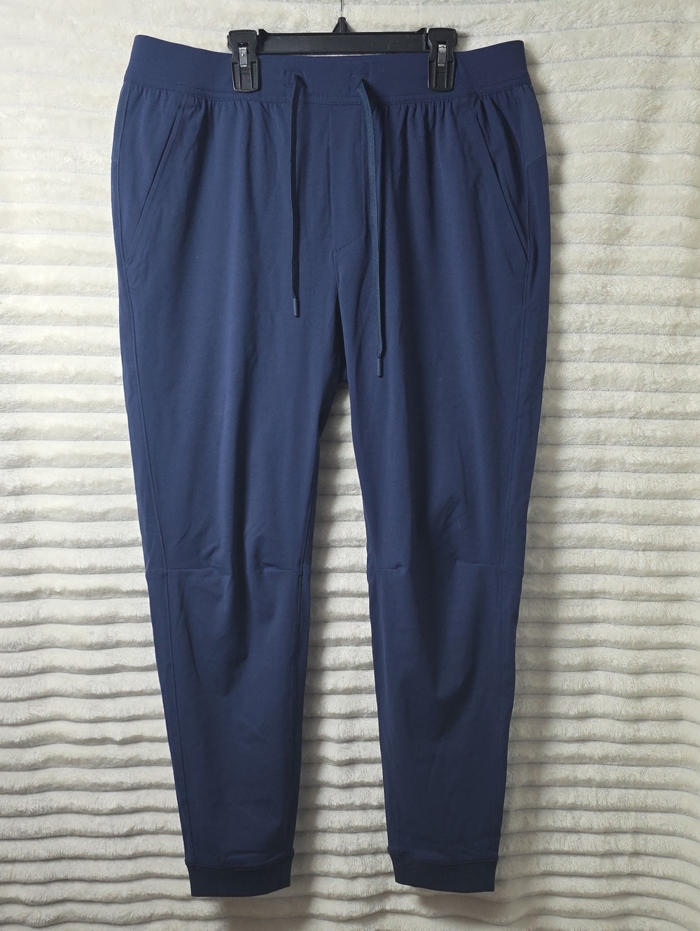 0333 Ten Thousand Tech Joggers; Large‎